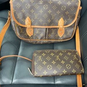 Louis Vuitton zippy wallet & crossbody purse